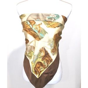 Gucci vintage jungle print scarf . 34x34